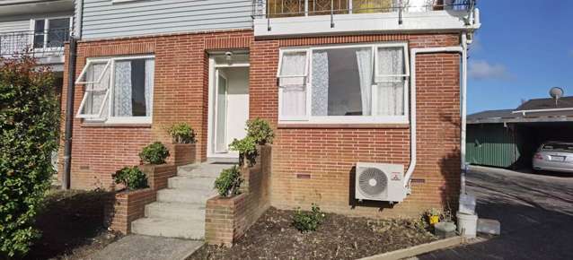 Charming 2-Bedroom Unit with Garden, Parking,...