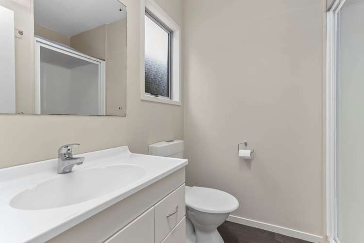 57a Riverpark Crescent Henderson_8