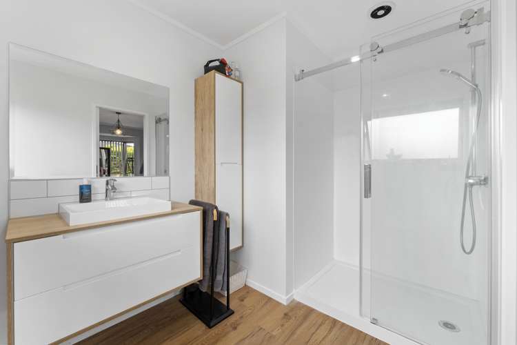 31 Tiverton Crescent Whalers Gate_13