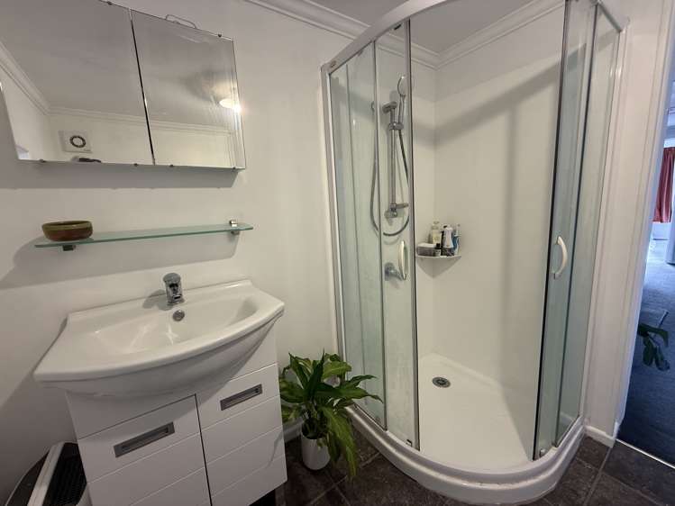9 Rimu Street Kaka Point_10