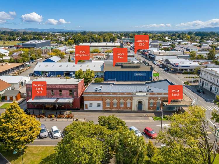 20 Memorial Square Carterton_42