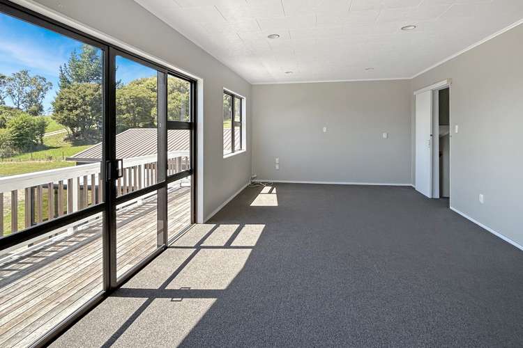 74 Lookout Road Parapara_29