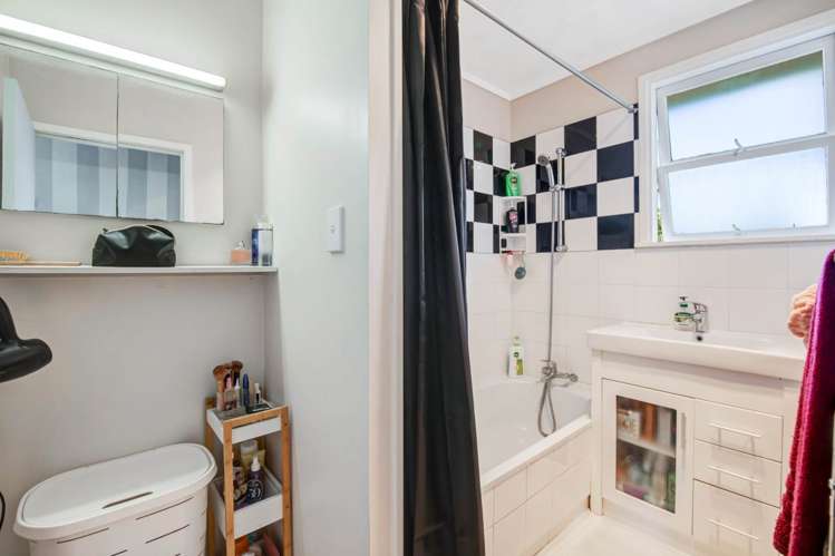 35 Vipond Road Stanmore Bay_16