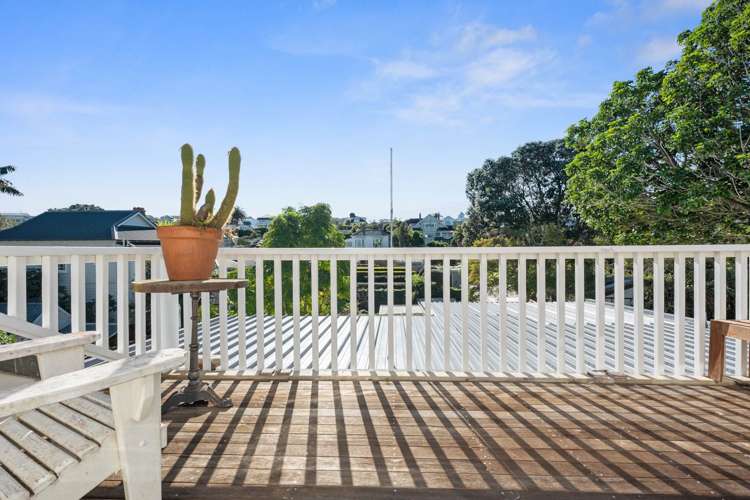 29 Queens Parade Devonport_33