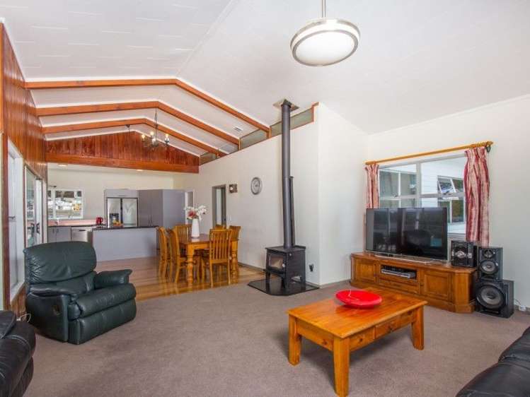 124 Memorial Drive Parahaki_7