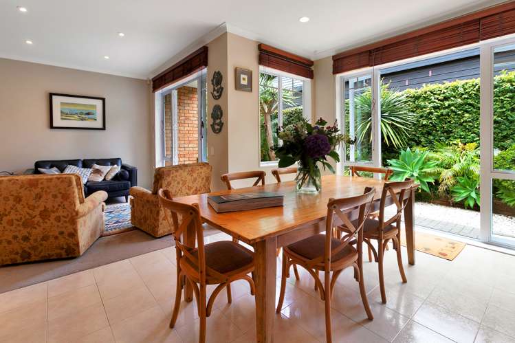 10b Raymond Street Point Chevalier_10