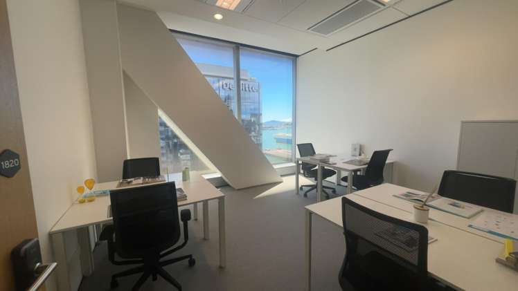 15 Customs Street West_0