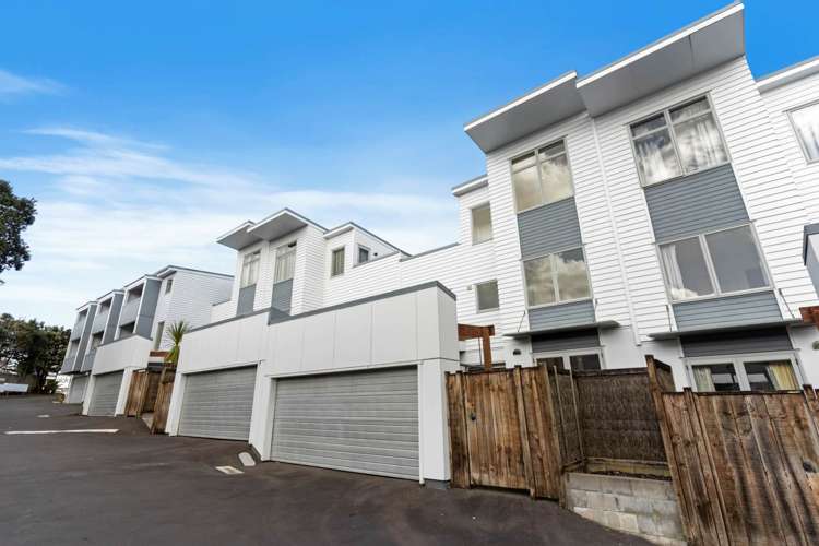 60/3 Wagener Place Mount Albert_13