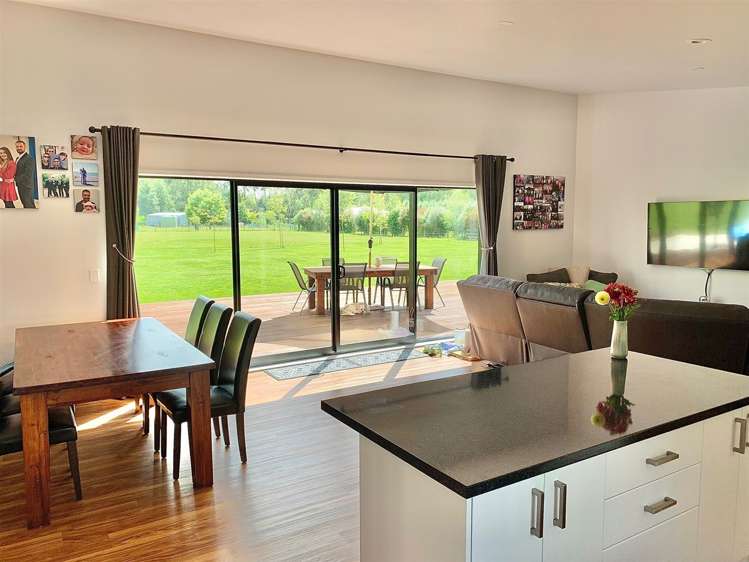 32 Argyll Road Otane_8