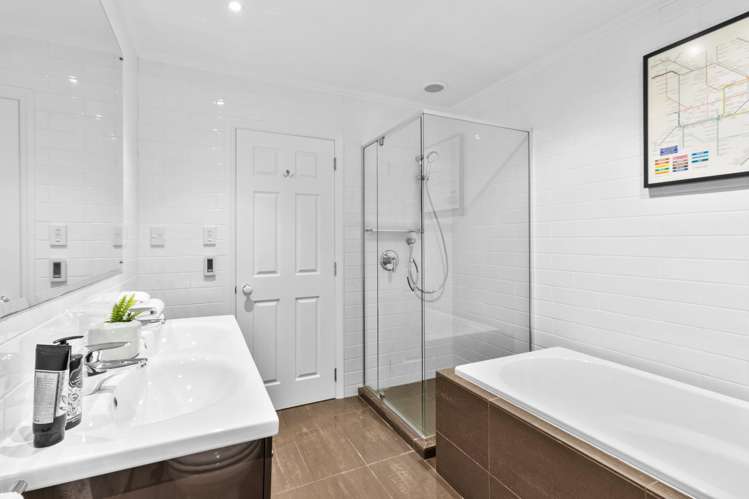 97B The Drive Epsom_22