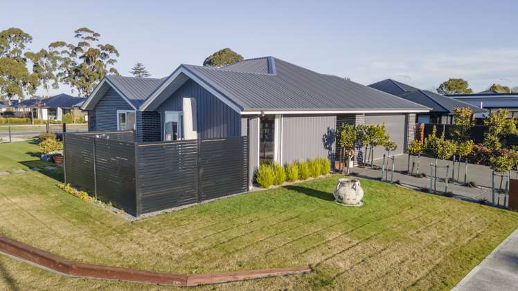 1 Tara Crescent Woodend_23