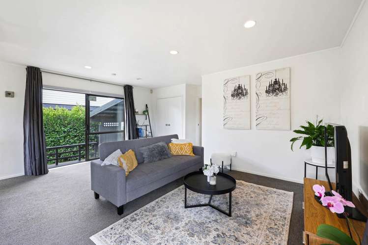 2/34 Tupaki Place Pakuranga Heights_6