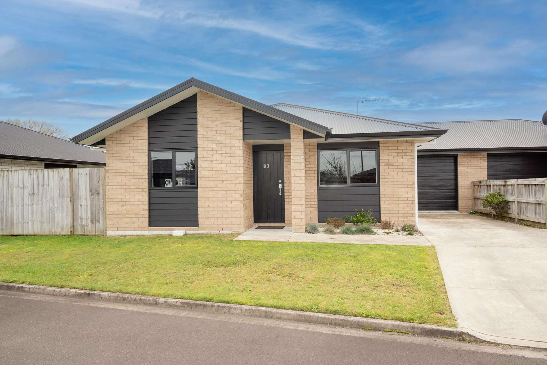 18/11 Errol Close Burbush_0