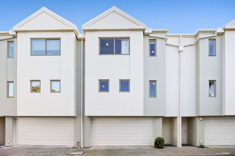 26/21 Hunters Park Drive Three Kings_15