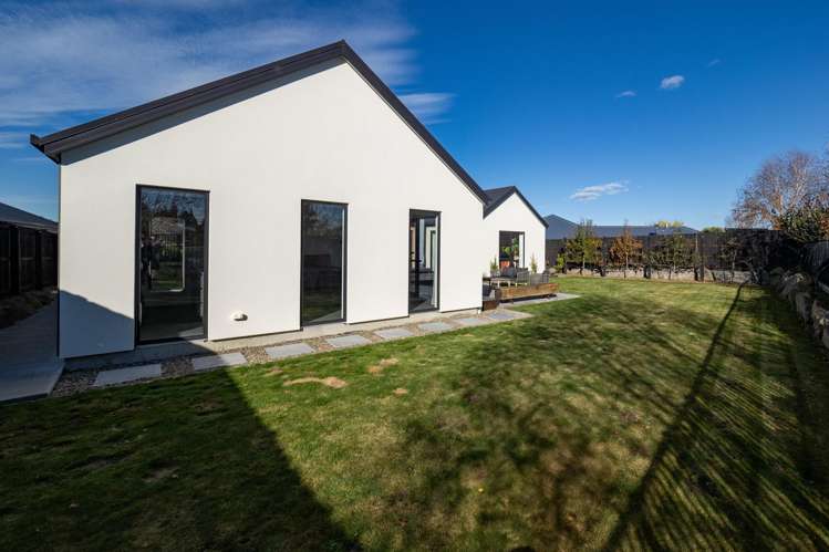 9 Redhaven Rise Netherby_42