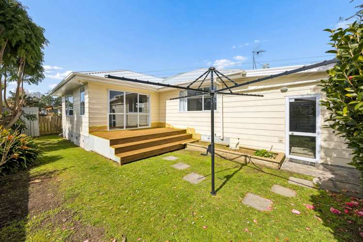 5A Stokes Avenue Te Atatu Peninsula_1