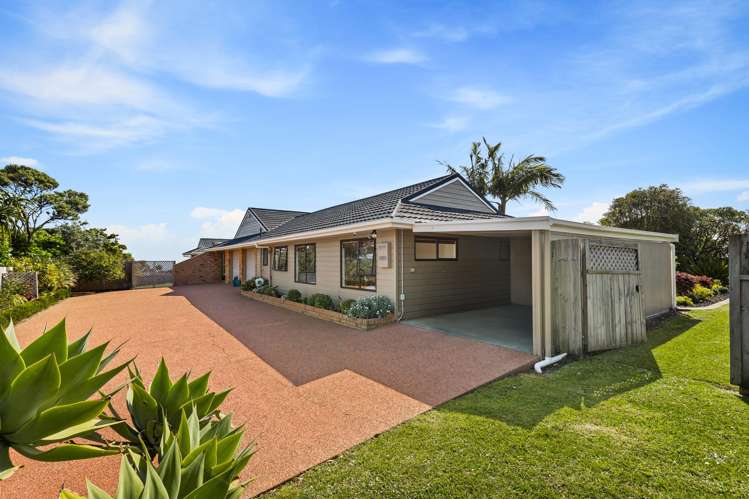 175 Oaia Road Muriwai Beach_33