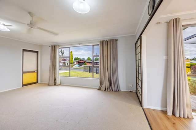 9 and 11 Willow Grove Waipukurau_3