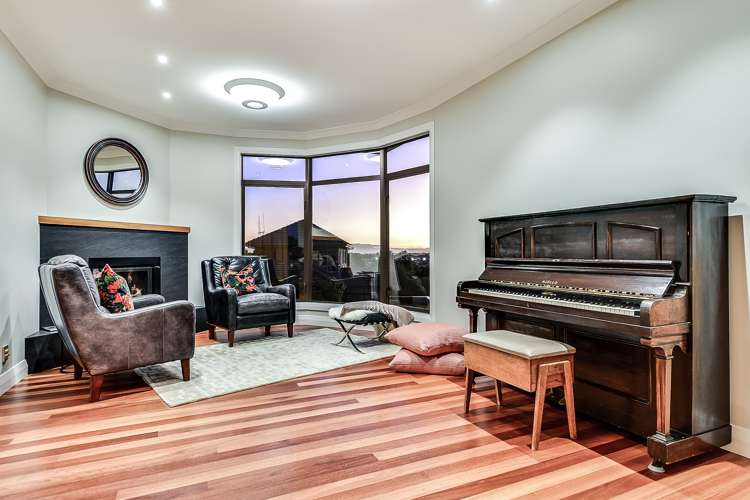 145 Lake Crescent Hamilton Lake_12