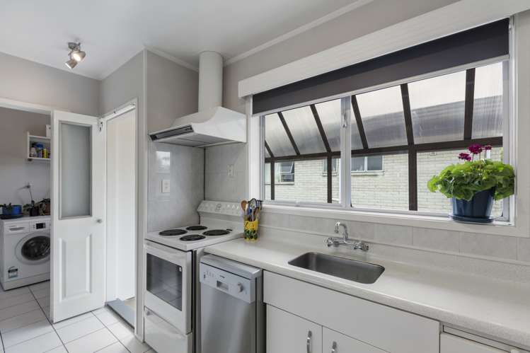 2/54 Luton Avenue Sunnyhills_7