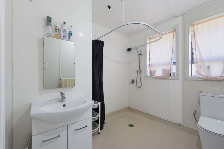 347 Warspite Ave Waitangirua_13