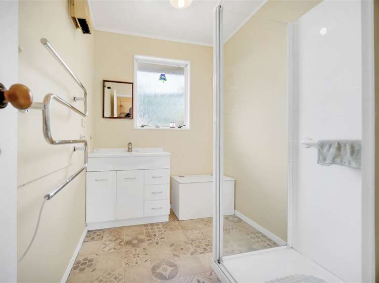 28 Washbourn Drive Richmond_11