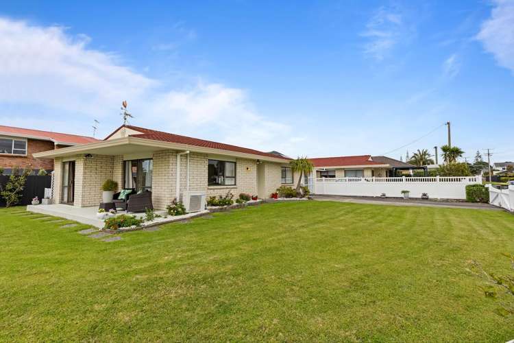 Flat 1/20 Pine Road Orewa_22