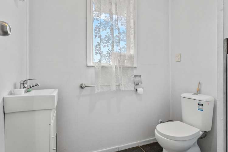 114 Clayton Avenue Otara_10