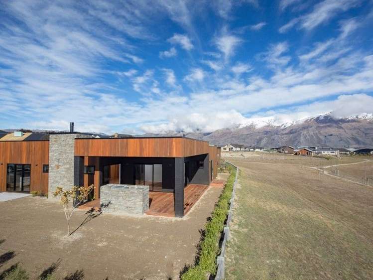 7 Edgewood Place Wanaka_18