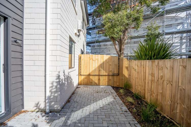4C/3 Snead Place 1074_11
