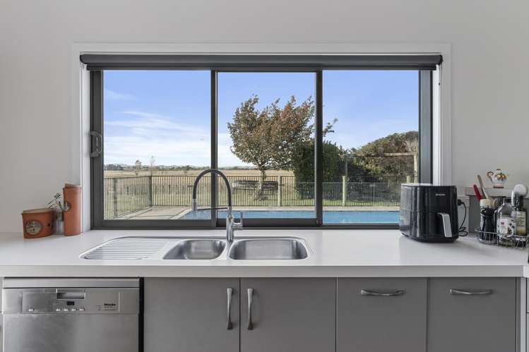 661 Cornwall Road East Taratahi_9