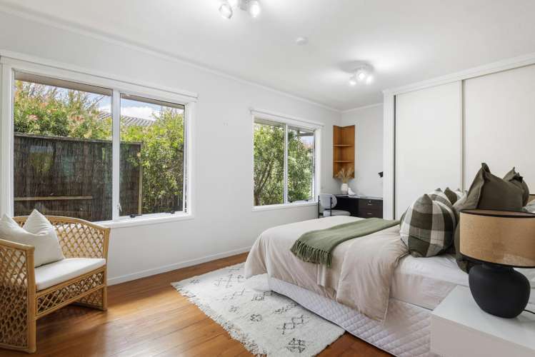 7 Charmaine Road Torbay_12