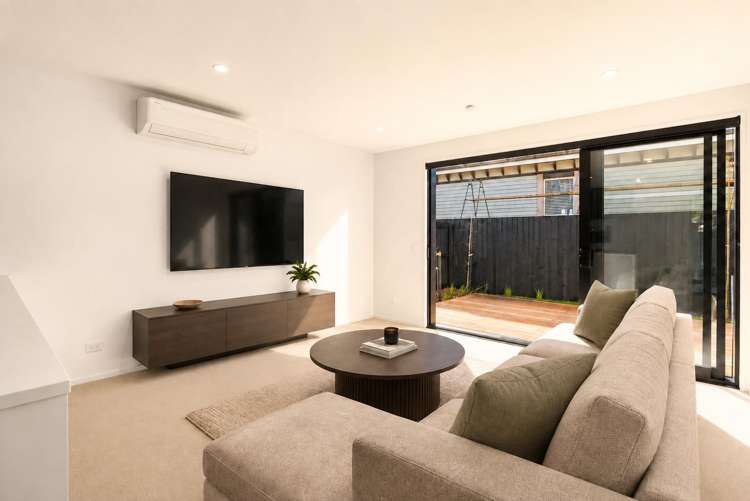 2 & 3/10 Sydney Street_4