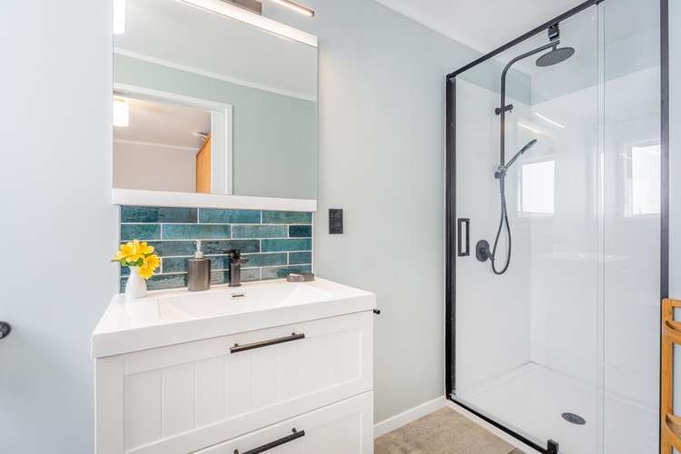 353 Main Sh25 Road Tairua_16