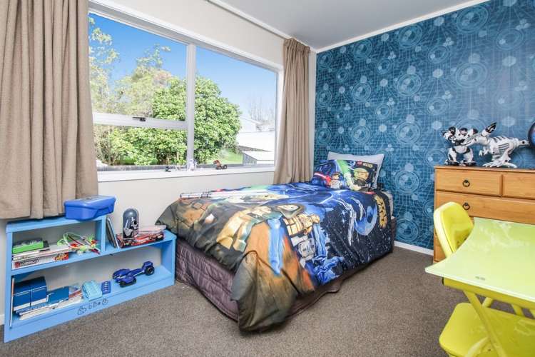 8 Seakens Way Glen Eden_10