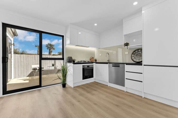 8b Gardiner Grove Mangere East_6
