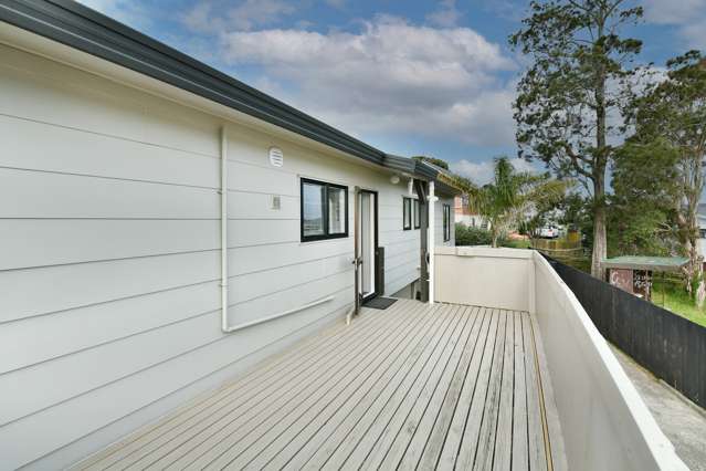 2/332 Whangaparaoa Road Stanmore Bay_4