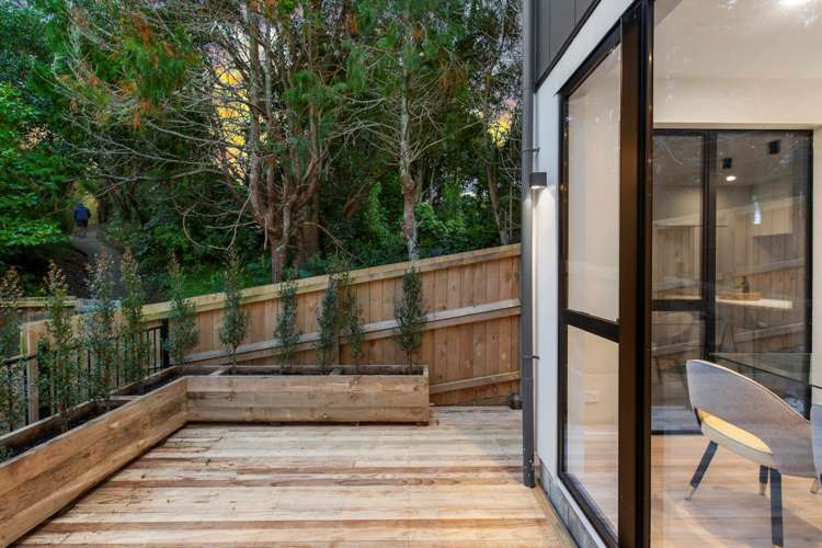 296a East Coast Road Forrest Hill_33