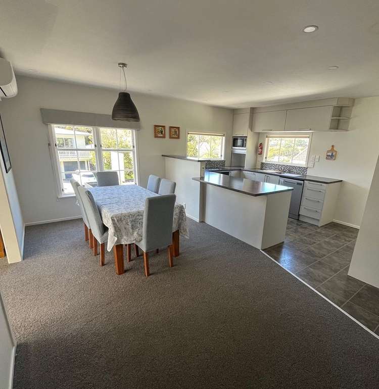 51 Thurleigh Grove Karori_1