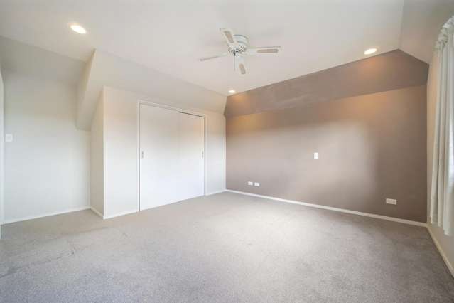 2/114 Gowing Drive 1723_4