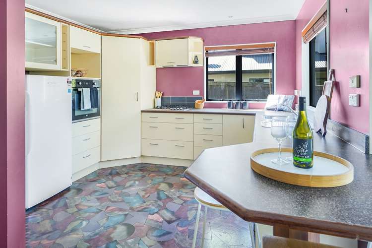 60a Southsea Crescent Silverdale_6