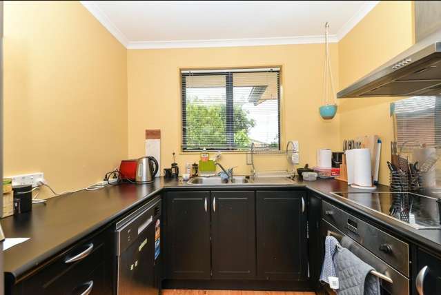 181 Old Farm Road Hamilton East_2