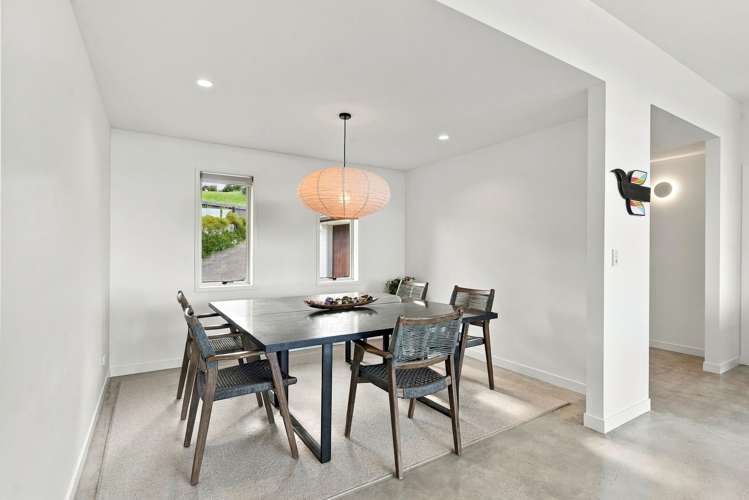33 Lax Crescent Leigh_27