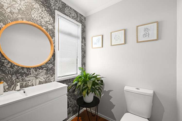 9 Bishopsworth Way Huntington_12