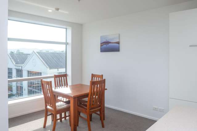 4 Reads Quay Gisborne_4