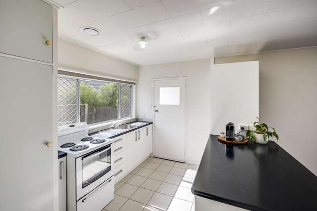 2/166 Gloucester Street Greenmeadows_3