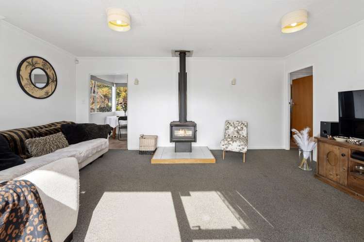 24 Joanne Crescent Pukehangi_4