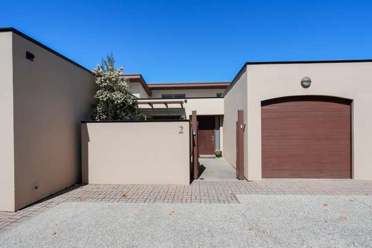 2/10 Lake Street Queenstown_47