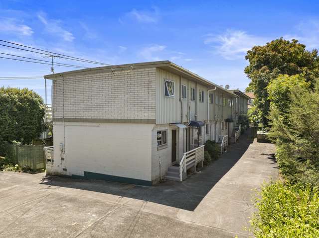 2/43 Grange Road Mount Eden_1