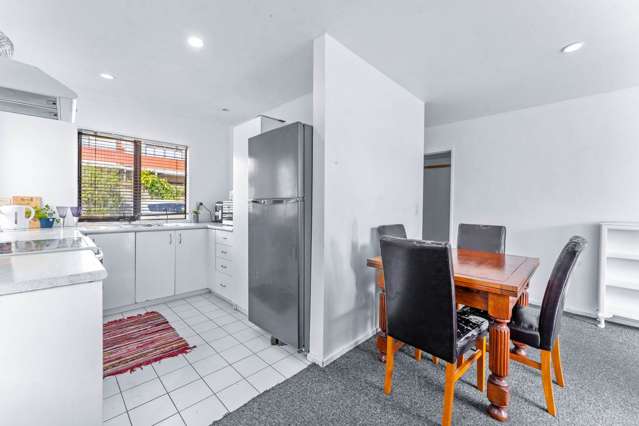 28/12 Ambrico Place New Lynn_4